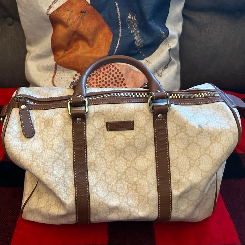 Authentic Gucci boston size 30.pvc canvass